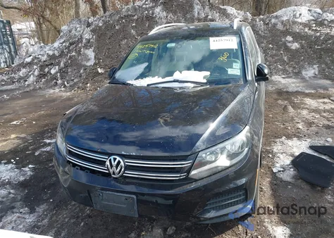 2017 Volkswagen Tiguan 2.0T Wolfsburg Edition z USA, uszkodzony, nr VIN WVGSV7AX1HW503474